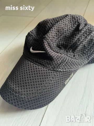 купувам/търся такава шапка Nike, снимка 3 - Шапки - 50362252