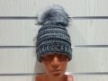 Нова дамска плетена шапка сив меланж с помпон/пух, снимка 3