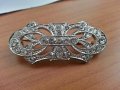 Ретро брошка с камъчета, снимка 1