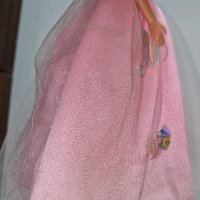 разкошна ретро кукла Барби със розова рокля с пеперуди и жезъл роза, снимка 18 - Кукли - 42758857