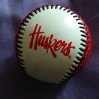 Huskers Nebraska baseball ball бейзболна топка отлична маркова, снимка 4 - Други спортове - 44809802