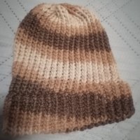 Ръчно плетени шапки, снимка 8 - Шапки - 42854025