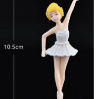 Момиче балерина с бяла пачка пластмасова фигурка играчка топер , снимка 2 - Фигурки - 35605508
