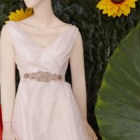 булчинска сватбена рокля от луксозна тафта, снимка 1 - Сватбени рокли - 35838108