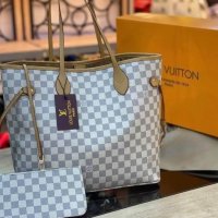 Дамска чанта Louis Vuitton, снимка 1 - Чанти - 31979953