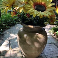 Керамична ваза с лозарски мотиви, голяма, снимка 3 - Вази - 42456713