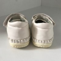 Бели обувчици, снимка 2 - Бебешки обувки - 29515751