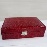 Червена кутия за бижута кожа метал, снимка 4 - Декорация за дома - 35106378