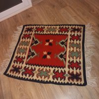 Чипровски малки килимчета 2 бр, снимка 3 - Декорация за дома - 38573917