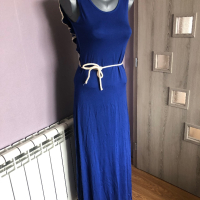 Изчистена дълга рокля в цвят турско синьо в перфектно състояние с ефектен гръб размер S Цена 30лв, снимка 4 - Рокли - 40358188