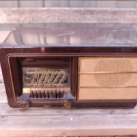 Радио-радиоприемник, снимка 1 - Антикварни и старинни предмети - 38981163