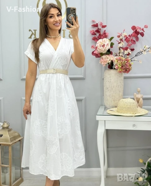 Бяла рокля , снимка 1