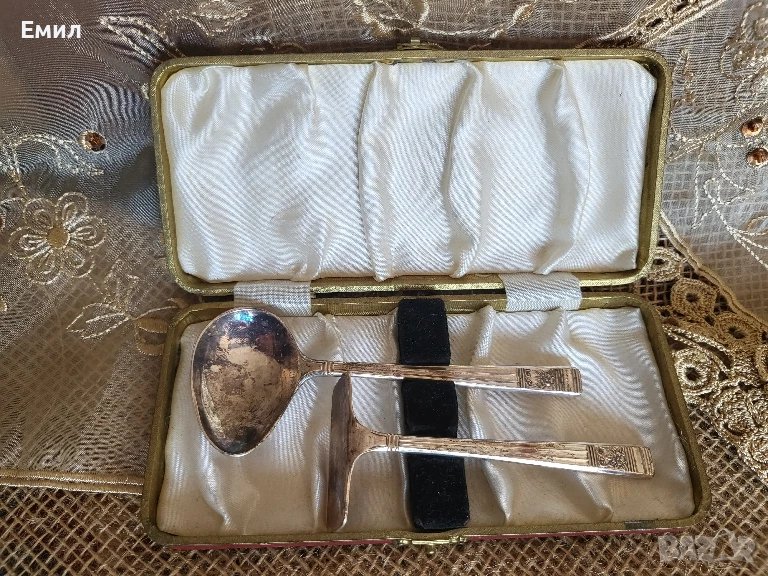 Антикварен посребрен комплект за хранене на бебе, снимка 1