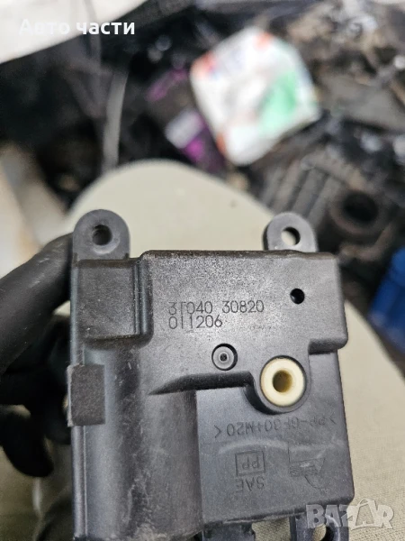 Моторче клапи климатик парно Nissan Primera P12 2.2 DCI 139 конски сили 3T04030820, снимка 1