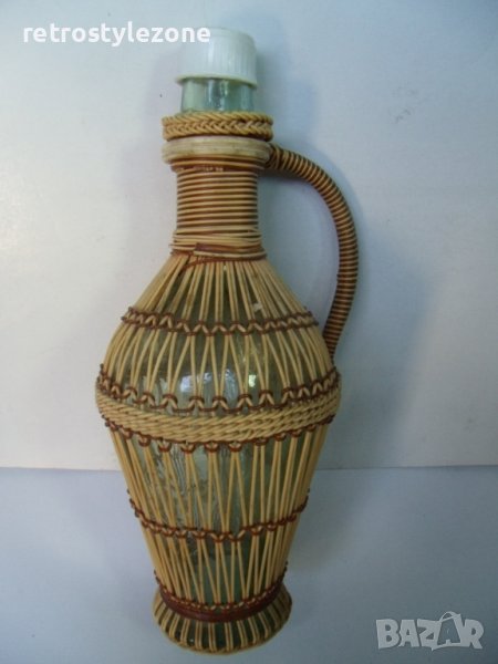 № 6874 стара стъклена бутилка с оплетка, снимка 1