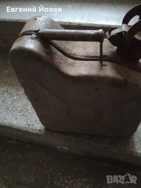 Метална туба 5 и 20 литра 25 лева, снимка 1