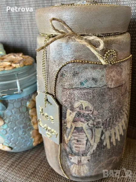 Голям буркан с декупаж, снимка 1