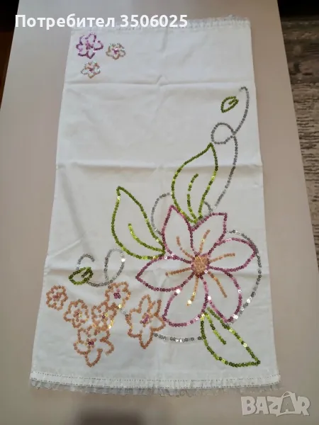 Продавам хавлиена кърпа с паети и мъниста, снимка 1