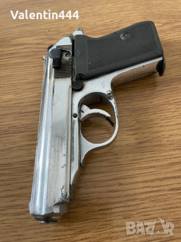 ПИСТОЛЕТ "ВАЛТЕР ППК", кал. 7,65мм  - ДЕАКТИВИРАН/ОБЕЗОПАСЕН.