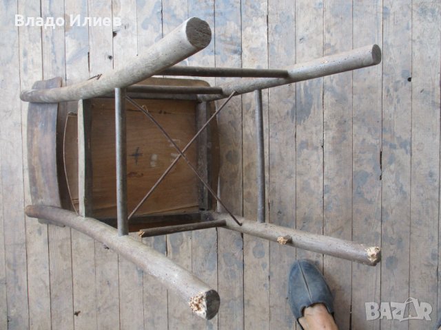 Столове  -4 дървени старинни с антикварна стойност и 2 метални-с дефекти  и подлежащи на ремонт, снимка 4 - Антикварни и старинни предмети - 34593711