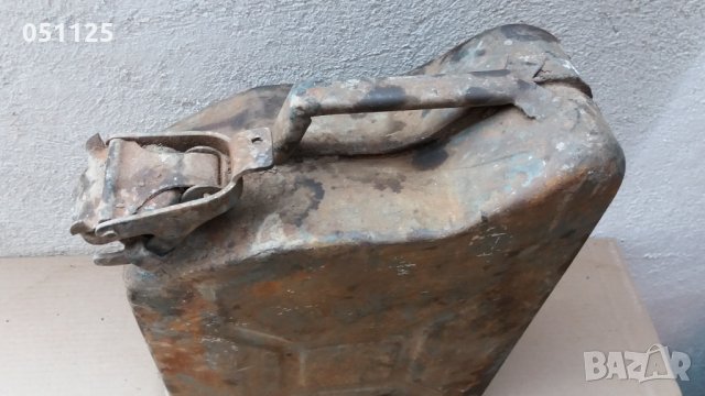 Масивна метална туба за гориво - 10 литра , снимка 3 - Антикварни и старинни предмети - 31051663