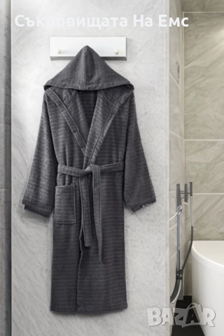 Хавлиен Халат с Качулка  100% Памук  L/XL Размер  32лв.🎀 Наличен и в двата цвята, снимка 5 - Други - 52370429
