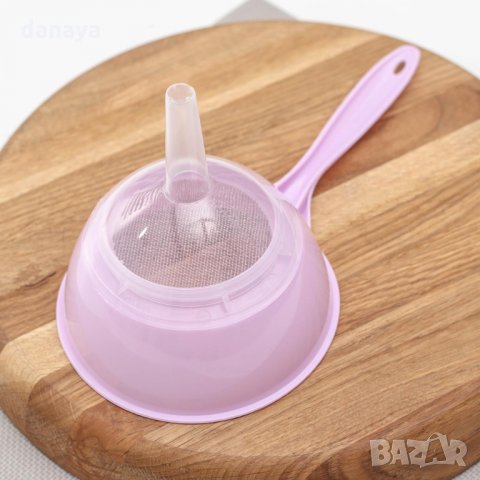 2637 Пластмасова фуния с цедка 2 в 1