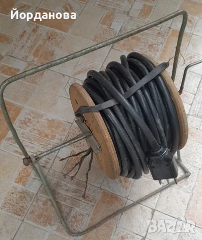 Продавам четрижилен многожичен кабел 