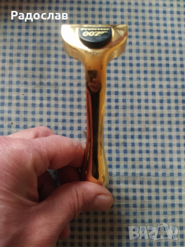 стара самобръсначка Wilkinson James Bond 007 , снимка 2 - Мъжка козметика - 54069746