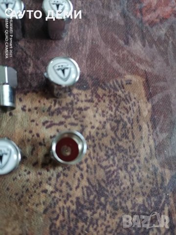 Качественни неръждаем метал хром капачки за вентили на гуми с емблема Tesla Тесла за кола автомобил , снимка 8 - Аксесоари и консумативи - 33850173