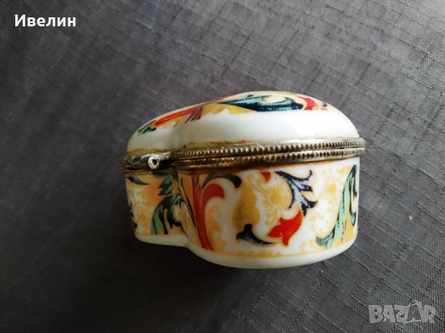 кутия за бижута, снимка 2 - Антикварни и старинни предмети - 30653640