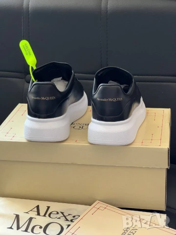 дамски маратонки Alexander Mcqueen , снимка 2 - Маратонки - 51091206