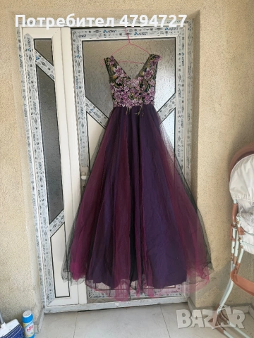 Луксозни бални и официални рокли – различни модели и размери