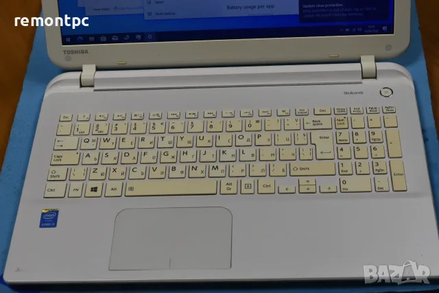 15.6 инчов лаптоп Toshiba L50-B-1M7 I3 8 GB DDR3 SSD 