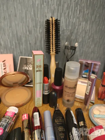 Огромен лот маркова козметика, снимка 11 - Комплекти и лотове - 47566738