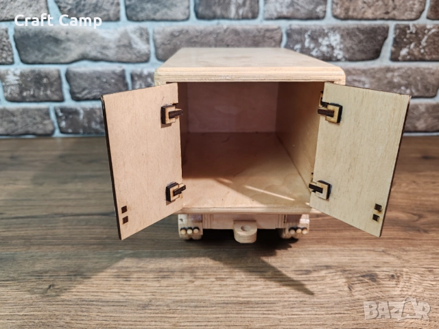 Дървен модел на хладилен камион – Craft Camp, снимка 9 - Коли, камиони, мотори, писти - 52735818