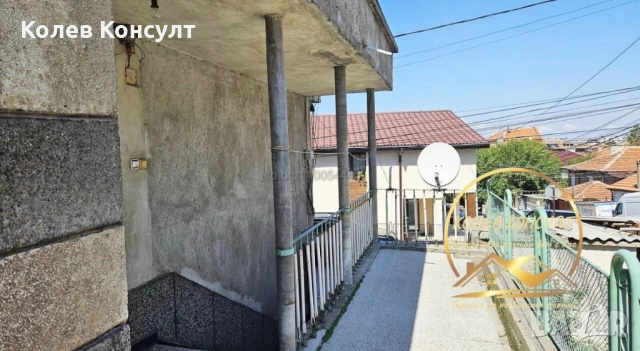 Два етажа от къща град Хасково,кв.Македонски., снимка 5 - Етаж от къща - 54134228