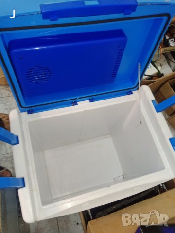 Хладилна чанта 220в и 12 в топло и студено, снимка 2 - Аксесоари и консумативи - 34216098