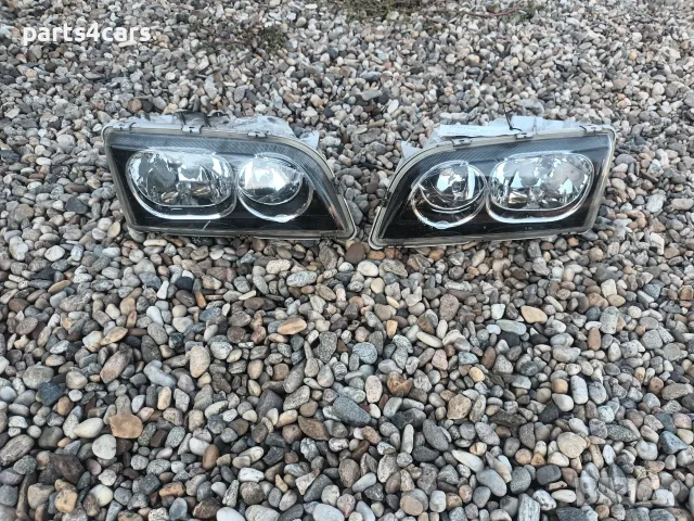 ляв и десен фар за волво В50 С40 VOLVO V50 S40
