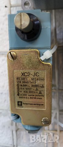 Френски Краен изключвател, крайни изключватели Телемеханика  XC2-JC  с ос за двойно деиствие с ос