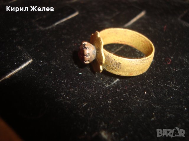 СТАРЕНИНЕН МЕДЕН БРОНЗИРАН ОРНАМЕНТИРАН ПРЪСТЕН с ГРАНАТ СТАРО ГРАДСКО БИЖУ 