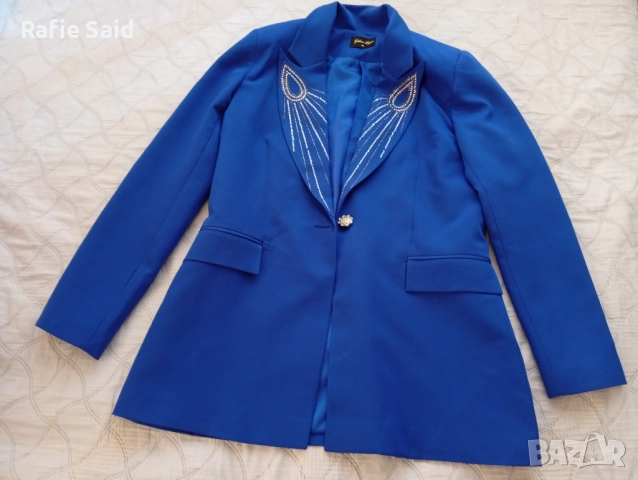 Дамски костюм