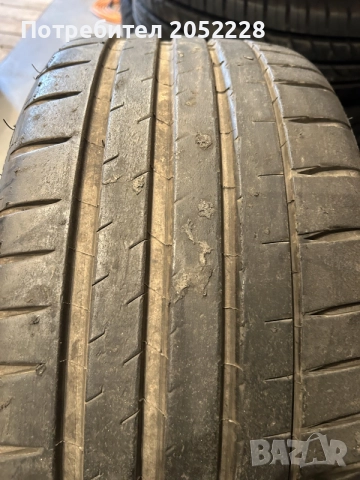 235/35/19 Michelin 