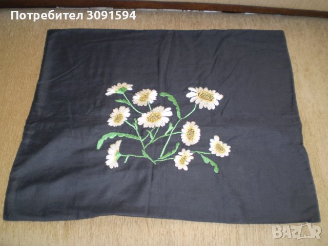 Фолк Арт  бродирана декоративна възглавница черна бели цветя, снимка 2 - Възглавници - 36585627