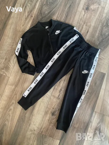 Оригинален екип Nike 128-137 см, снимка 2 - Детски анцузи и суичери - 56529601