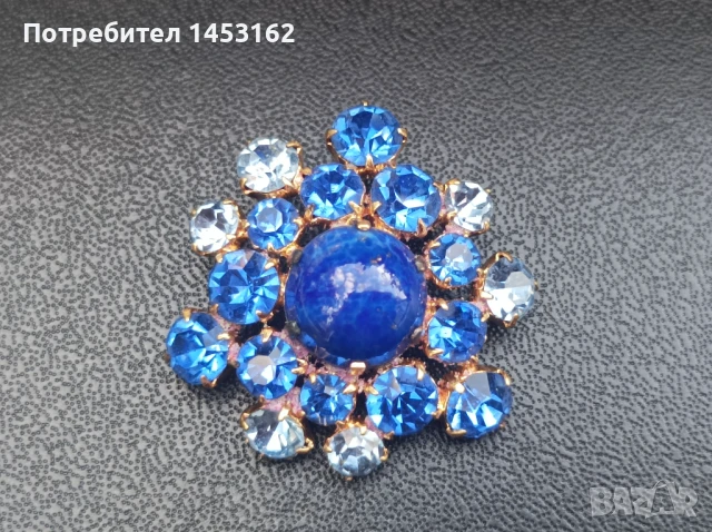 Старинна брошка 