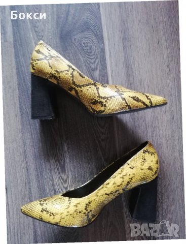 Ефектни обувки в змийски принт, снимка 2 - Дамски обувки на ток - 30802161