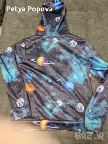 Суичър Космос , снимка 2 - Детски анцузи и суичери - 49689286
