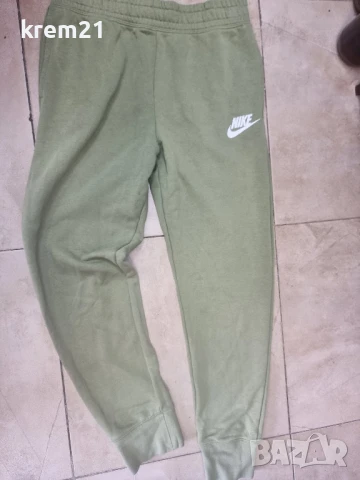 Nike дамско долнище S, снимка 2 - Спортни екипи - 51376608