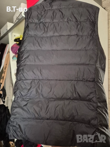 Tommy Hilfiger пухен елек, снимка 8 - Елеци - 51681234